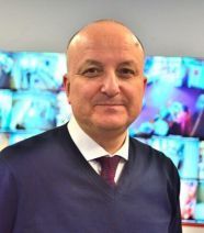 Доверие в отношении к учителю становится избирательным