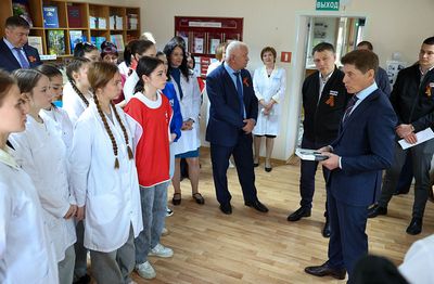 Глава Приморья на встрече со студентами обсудил будущее медицинского колледжа
